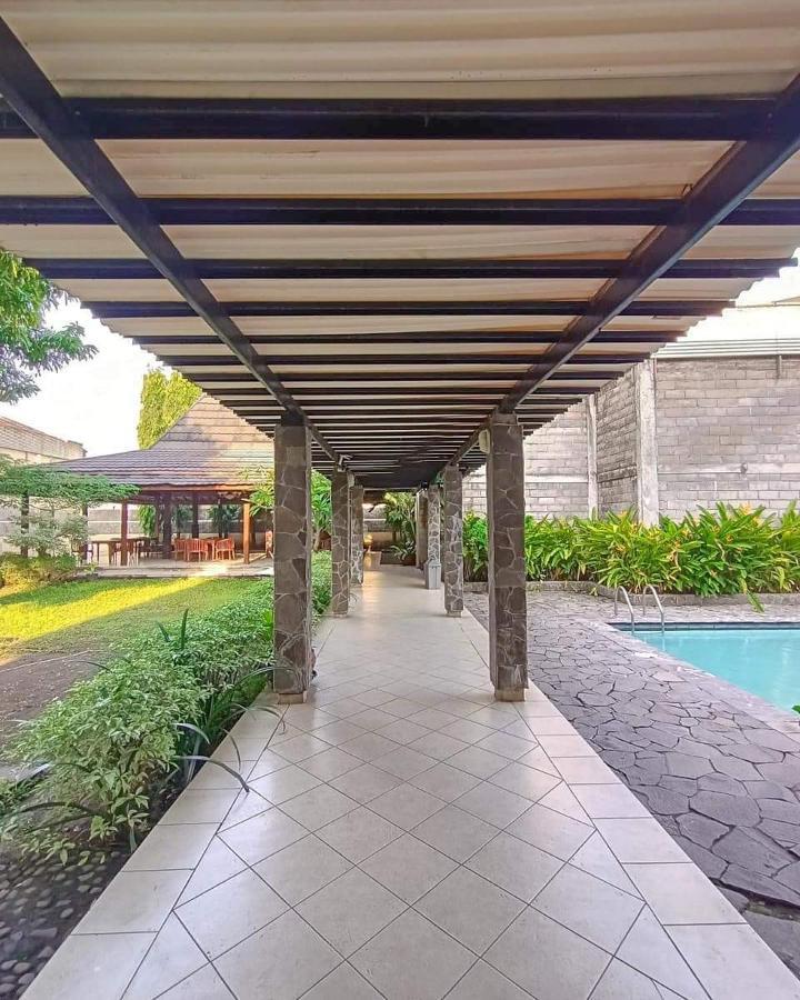 Guest House Teras Solo Syariah Buitenkant foto